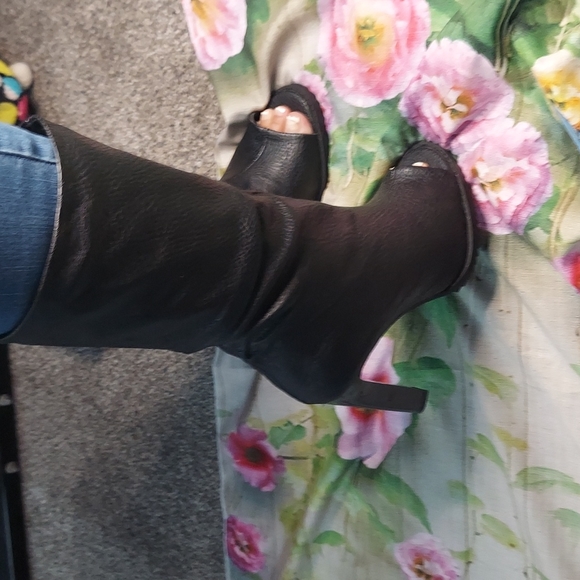 Dkny Shoes - DKNY boots 5.5